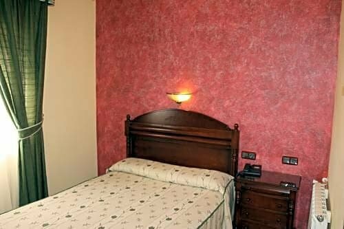 Гостиница Hotel Frijon в Сафре