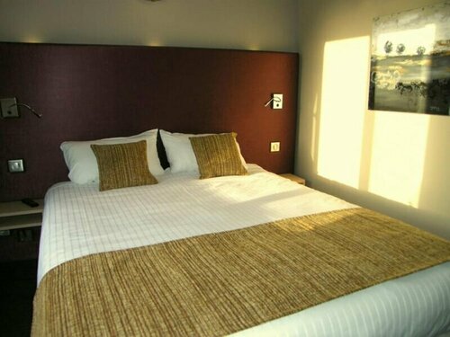 Гостиница Hotel Saint Pierre в Вире