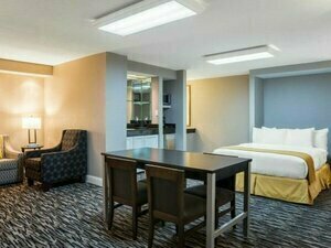 Гостиница Clarion Inn Conference Center Gonzales в Гонсалесе