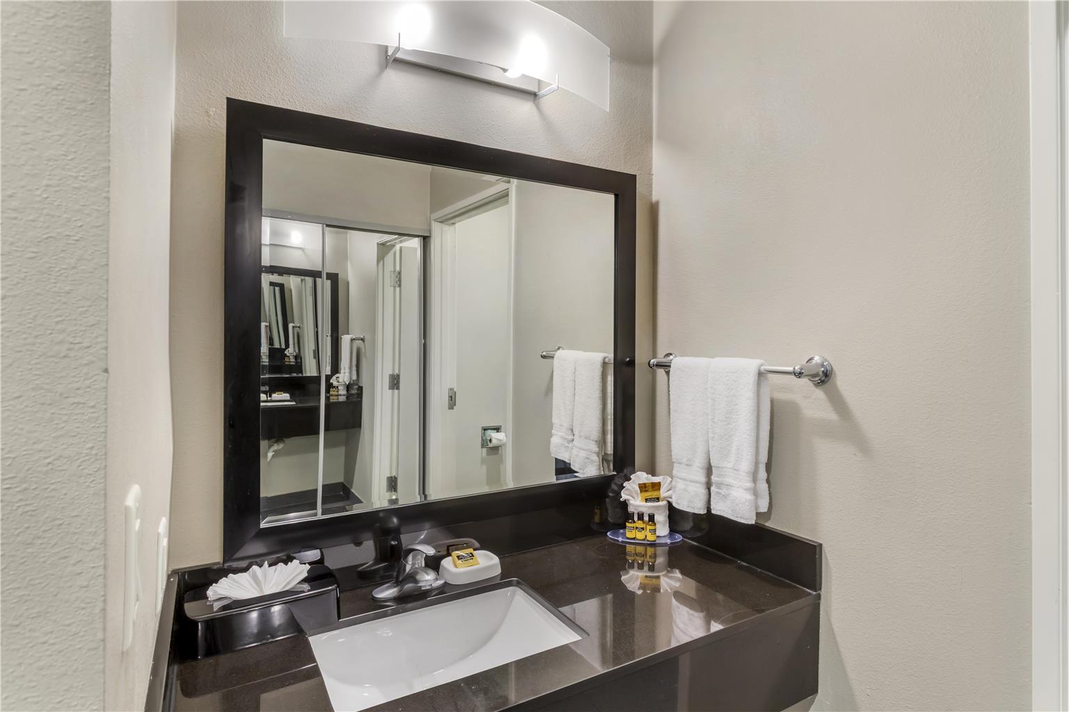 Фото Best Western Plus Laredo Inn & Suites