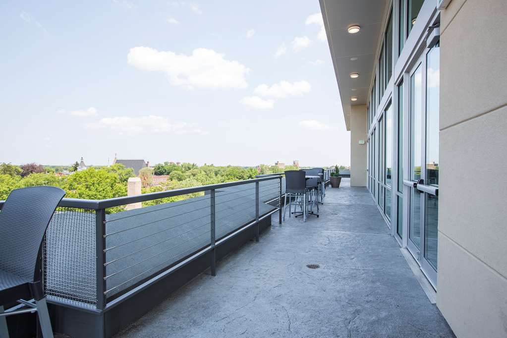 Фото The Strathallan Rochester Hotel & Spa- A DoubleTree by Hilton