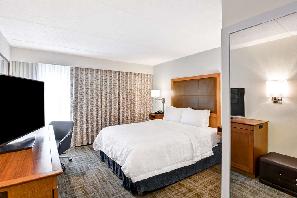 Фото Hampton Inn Albany-Wolf Road