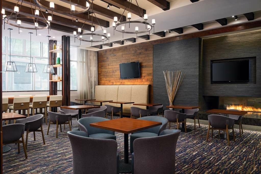 Фото Hampton Inn & Suites Atlanta-Midtown, Ga