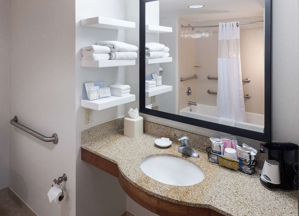 Фото Hampton Inn & Suites Tulare