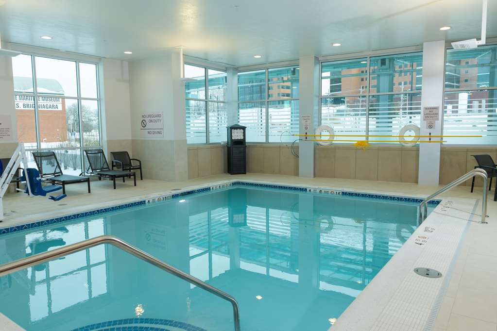 Фото Hampton Inn & Suites Erie Bayfront
