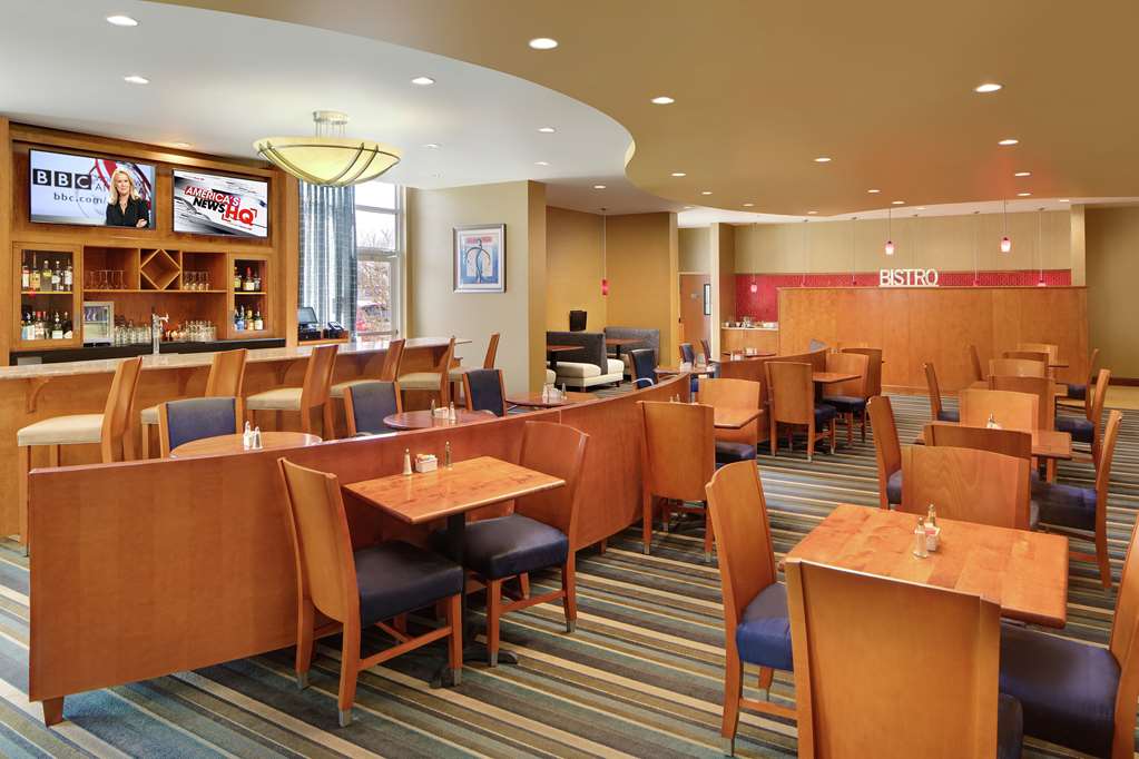 Фото DoubleTree by Hilton Richmond Airport