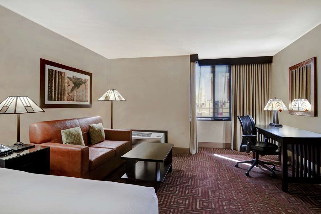 Фото DoubleTree by Hilton Hotel Phoenix Tempe