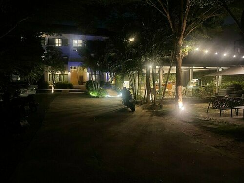 Гостиница Hill Myna Holiday Park & Cafe на пляже Сурин