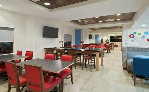 Гостиница Holiday Inn Express & Suites Nearest Universal Orlando, an Ihg Hotel в Уинтер Гарден