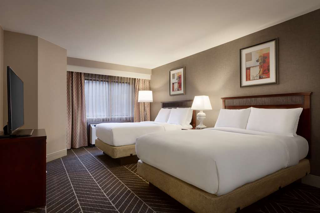 Фото Hilton Arlington