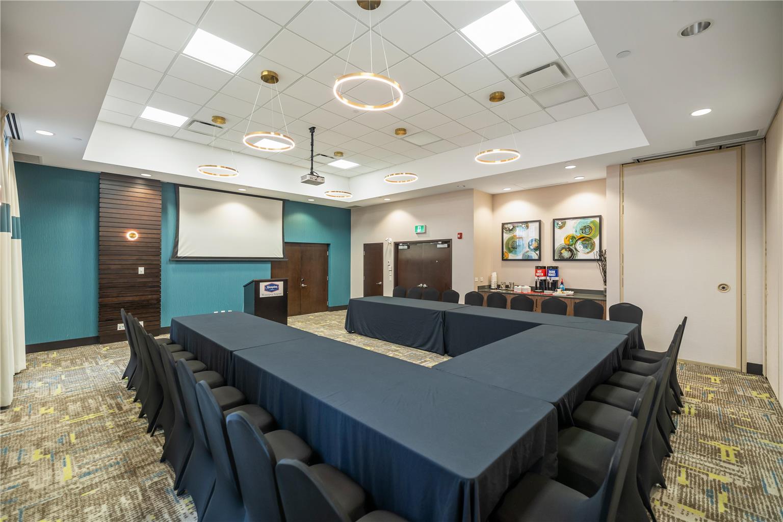 Фото Hampton Inn by Hilton Winnipeg Airport/Polo Park
