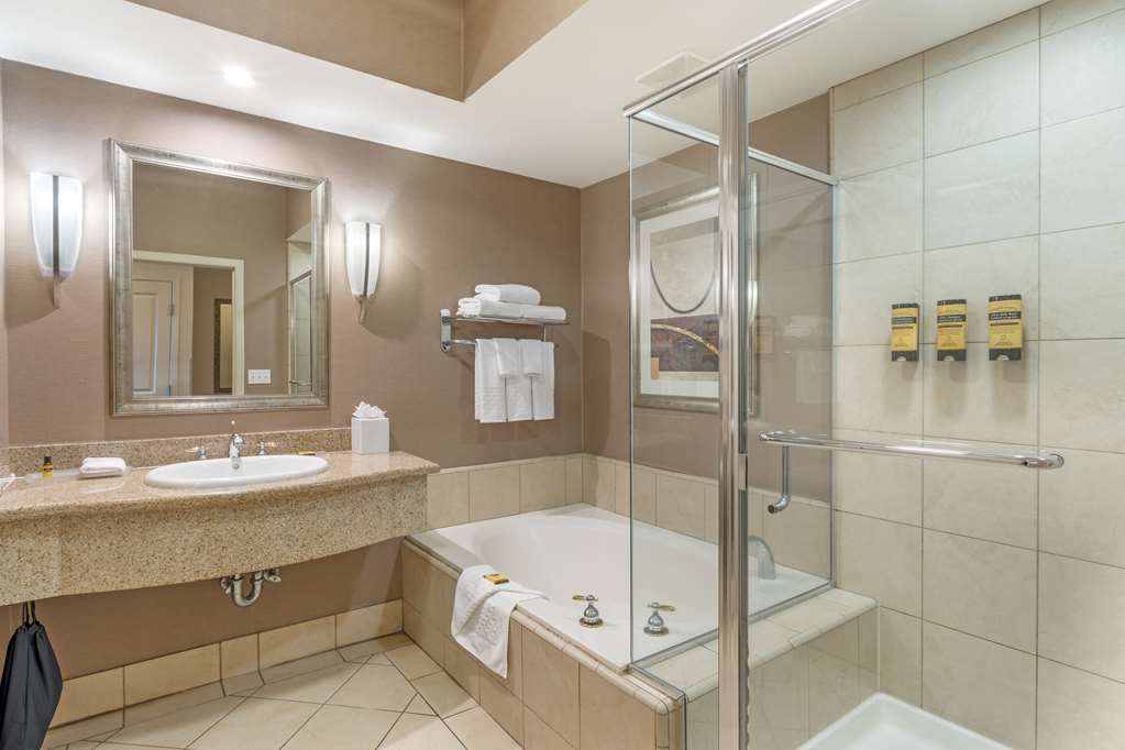 Фото Best Western Plus Bayside Hotel