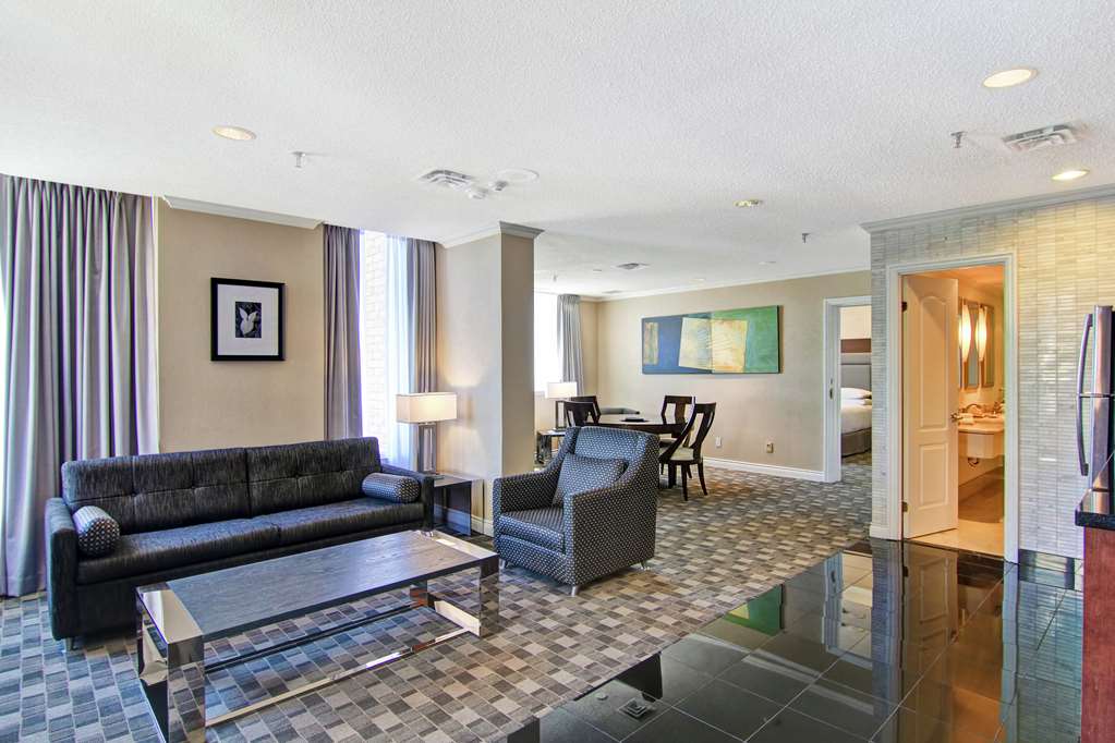 Фото DoubleTree by Hilton Hotel Toronto Downtown
