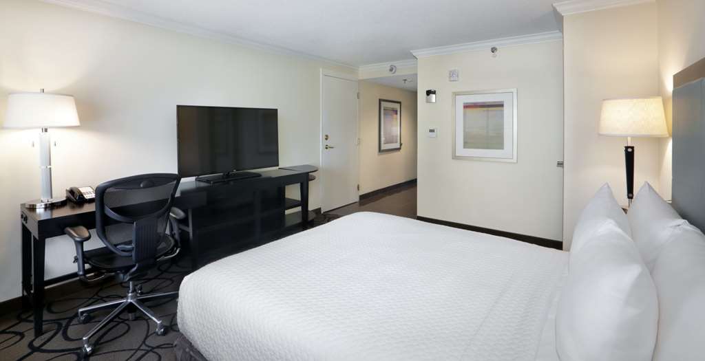 Фото The Verve Hotel Boston Natick, Tapestry Collection by Hilton