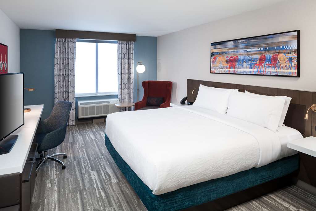 Фото Hilton Garden Inn Madison Downtown
