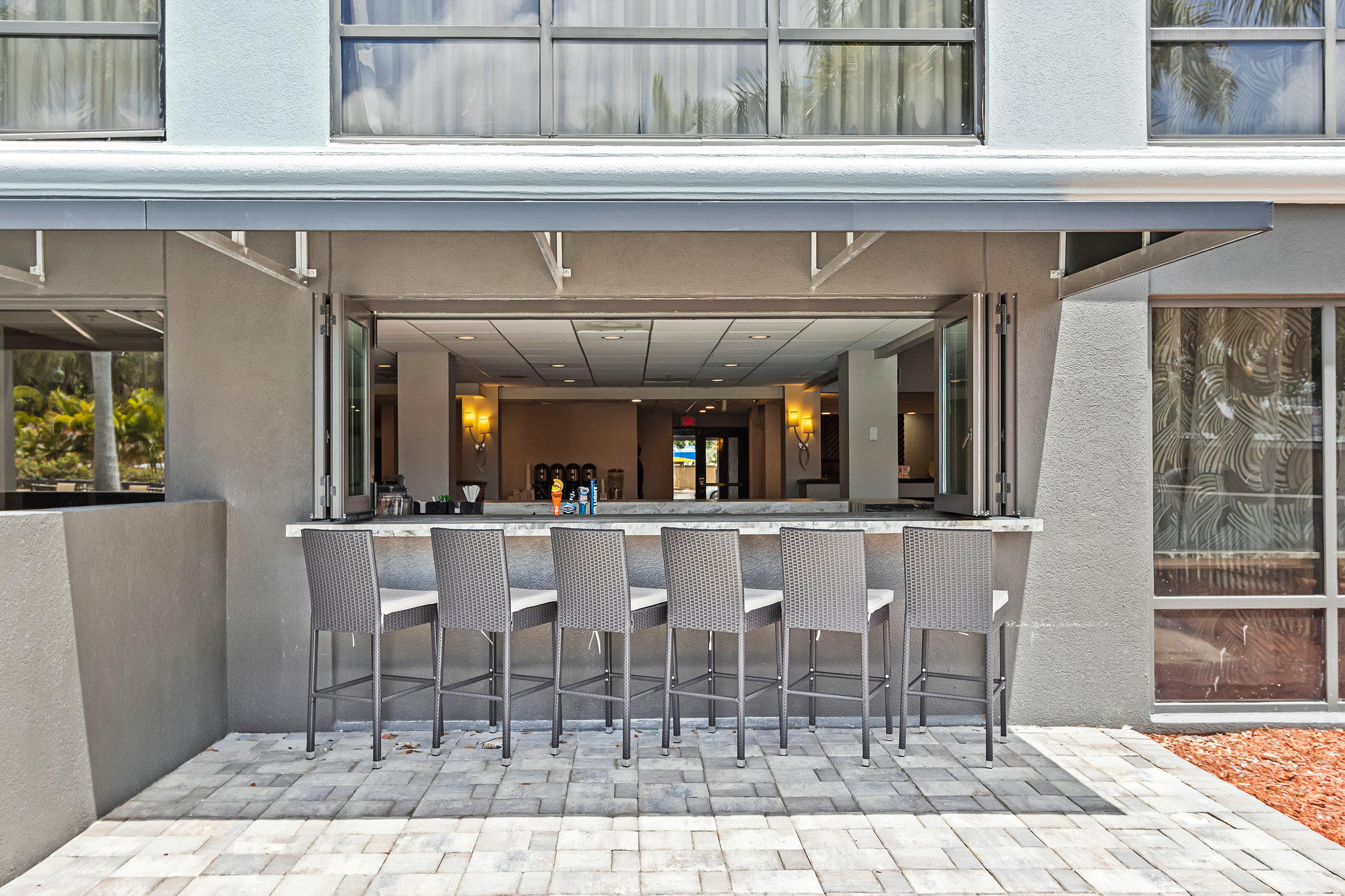 Фото Holiday Inn St. Petersburg West, an Ihg Hotel