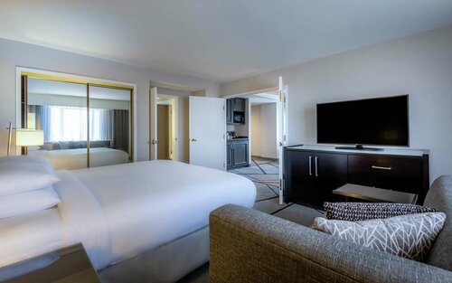 Гостиница DoubleTree by Hilton Los Angeles - Norwalk в Норуолке