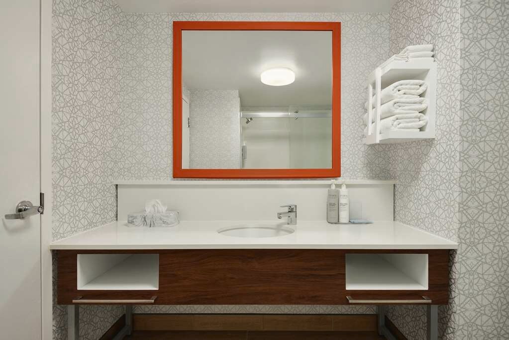 Фото Hampton Inn & Suites San Marcos