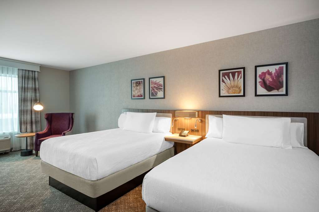 Фото Hilton Garden Inn Boston Logan Airport