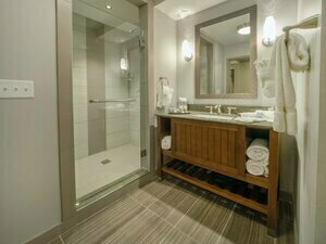 Гостиница Chautauqua Harbor Hotel - Jamestown в Джеймстауне