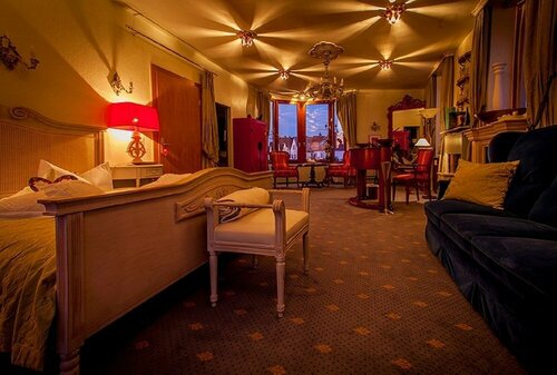 Гостиница Central-Hotel am Königshof в Фирнхайме