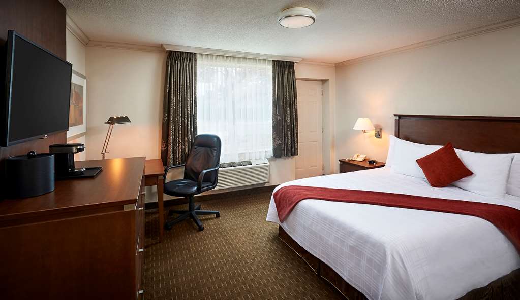 Фото Best Western Plus Guildwood Inn