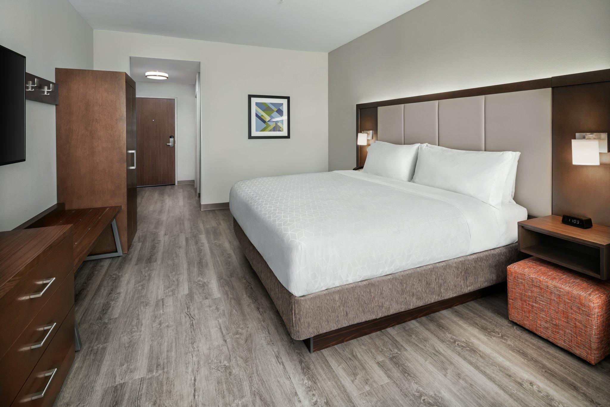 Фото Holiday Inn Express & Suites Midland Loop 250, an Ihg Hotel