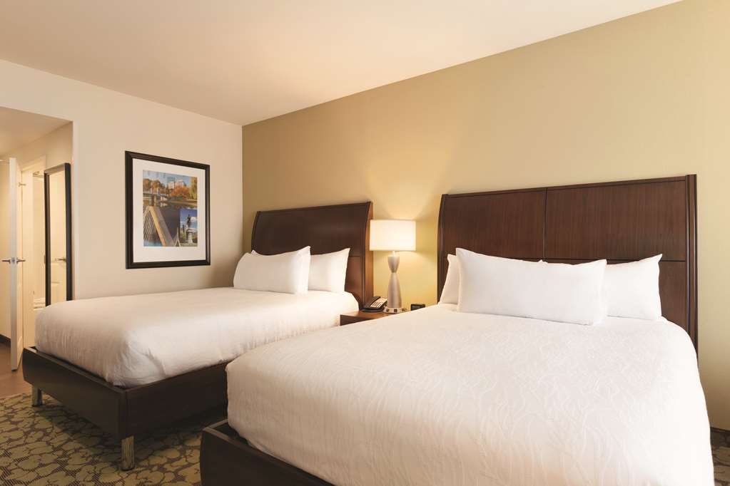 Фото Hilton Garden Inn Boston Logan Airport