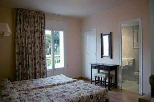 Гостиница Hotel Villa Garbi в Льорет-де-Маре