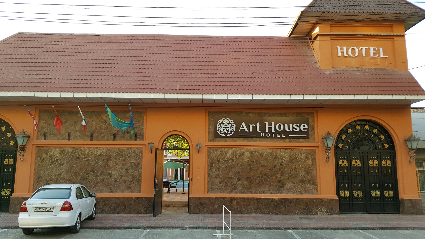 Фото отеля 2