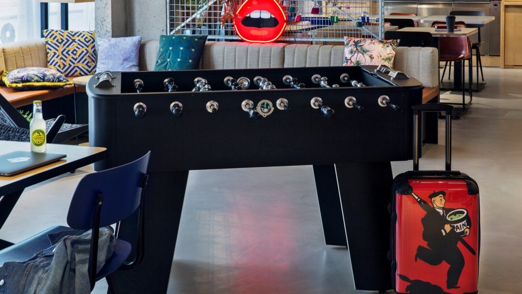 Фото Moxy Paris Bastille France