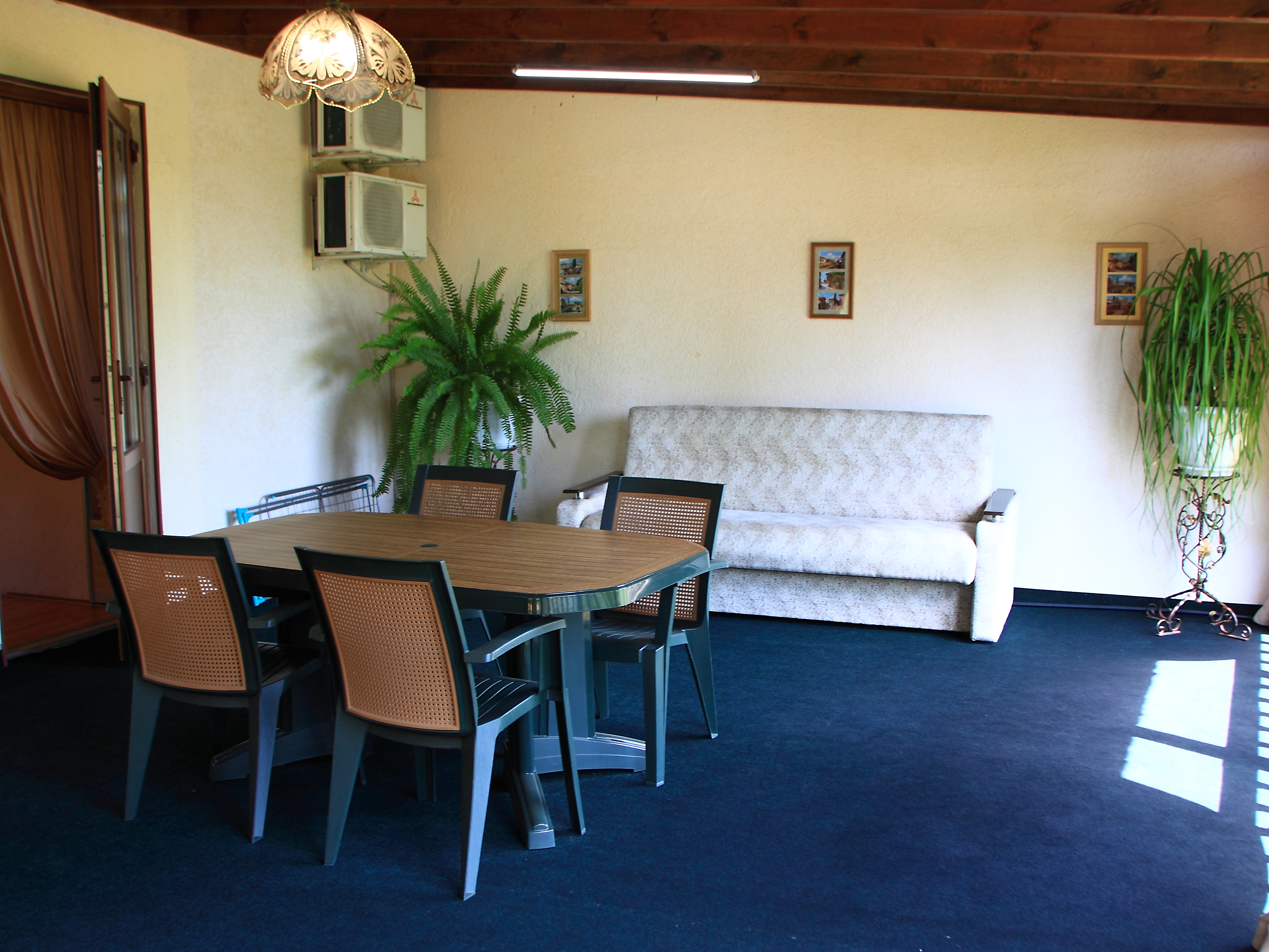 Фото Нептун у реки