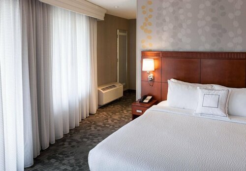 Гостиница Courtyard by Marriott Seattle Kirkland в Киркленде