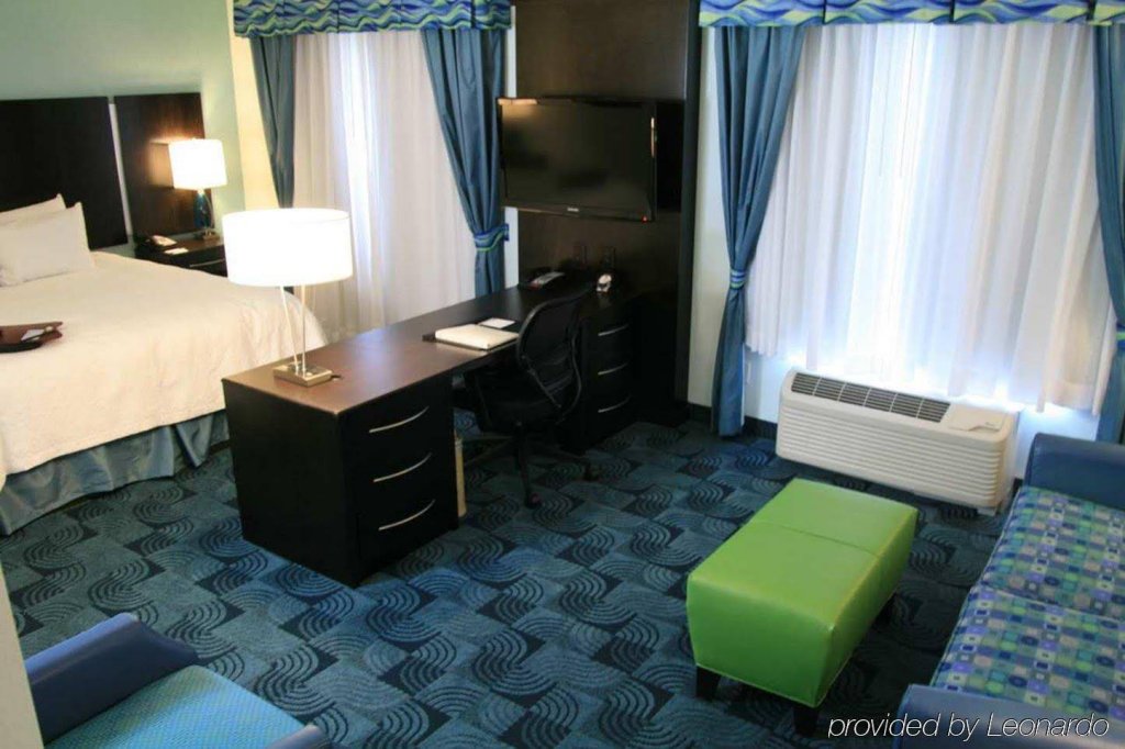 Фото Hampton Inn & Suites Dallas/Lewisville-Vista Ridge Mall, Tx