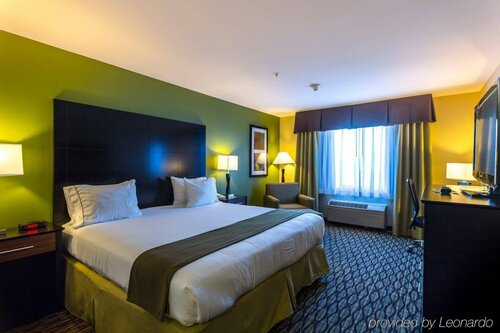 Гостиница Holiday Inn Express Hotel & Suites Edmond, an Ihg Hotel