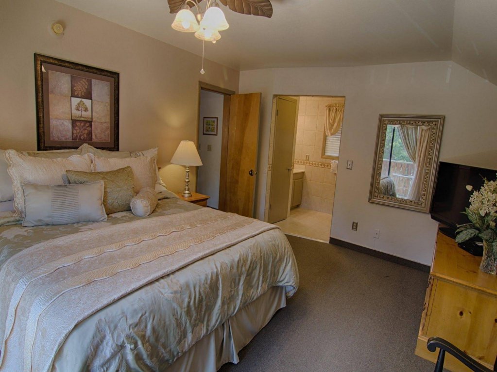 Фото The North Shore Inn