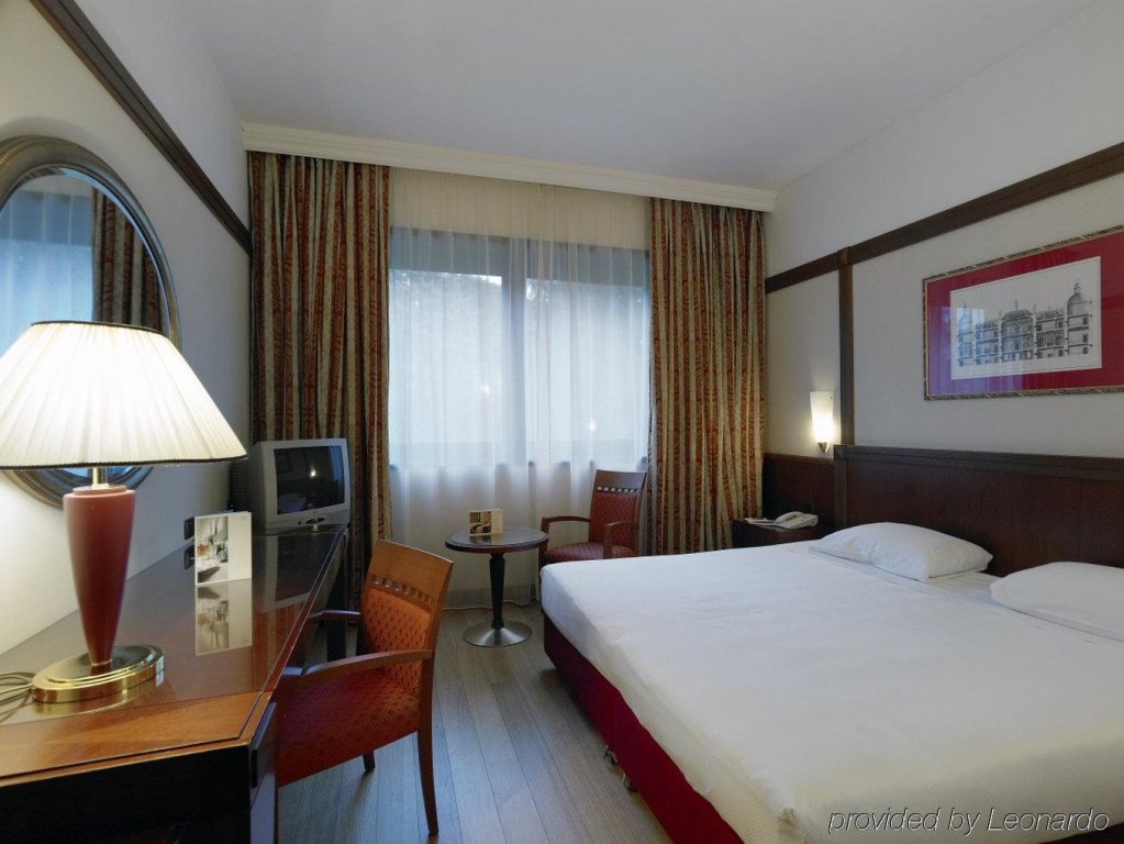 Фото Nh Roma Villa Carpegna