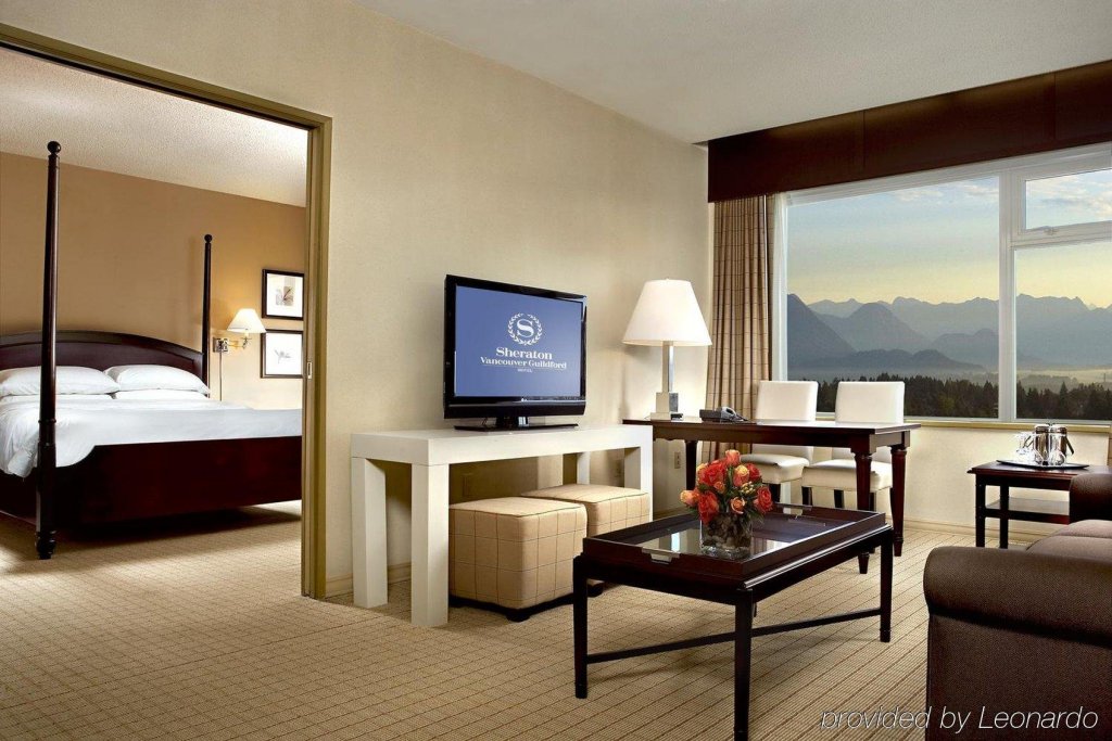Фото Sheraton Vancouver Guildford Hotel