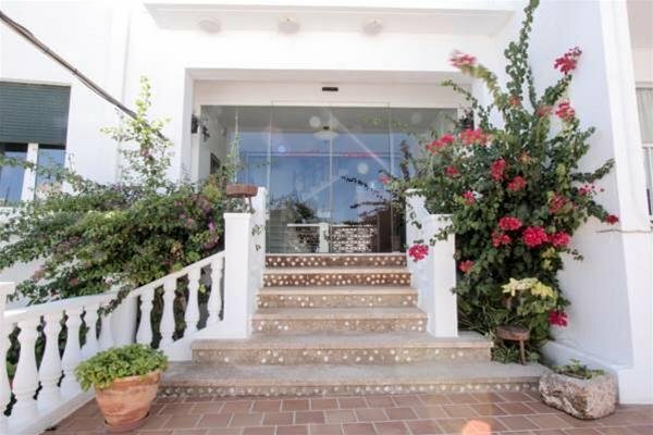 Гостиница Hostal Restaurant S'Algaret