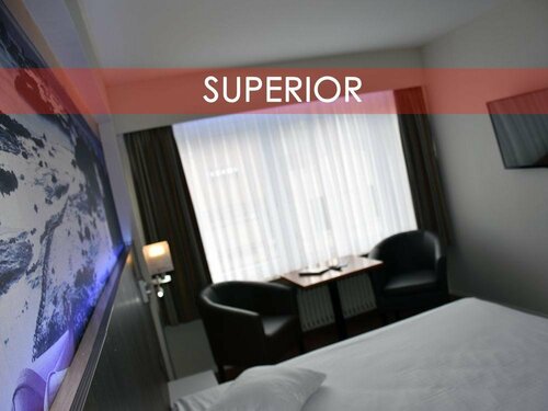 Гостиница Upstairs Hotel в Остенде