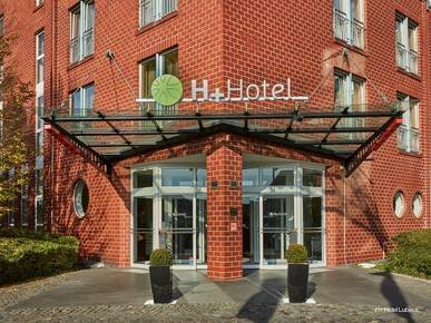 Внешний вид отеля H+ Hotel Lubeck в Лю́беке, фото 3