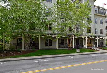 Внешний вид отеля Bar Harbor Grand Hotel в Бар-Харборе, фото 2