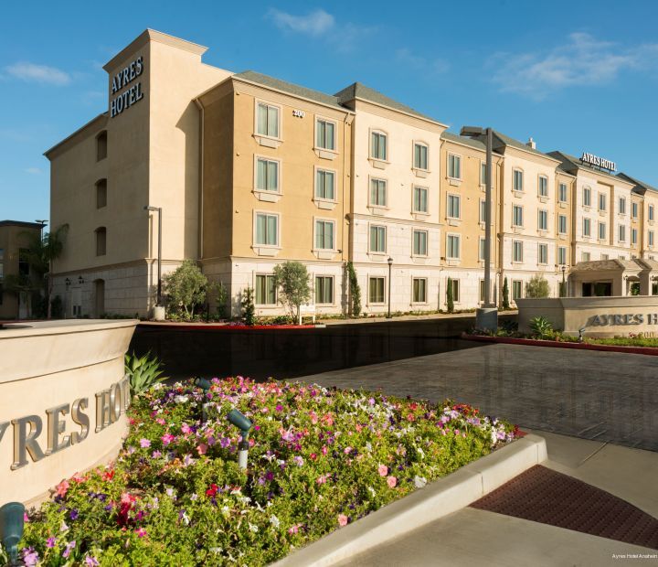 Фото Ayres Hotel Anaheim