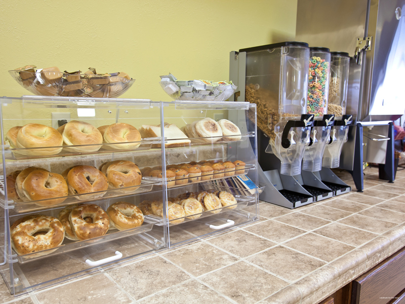 Фото Landmark Inn Fort Irwin