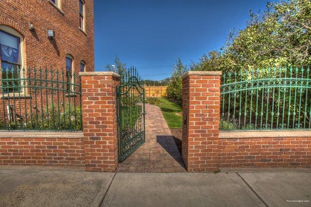 Фото Rock Crest Lodge And Cabins