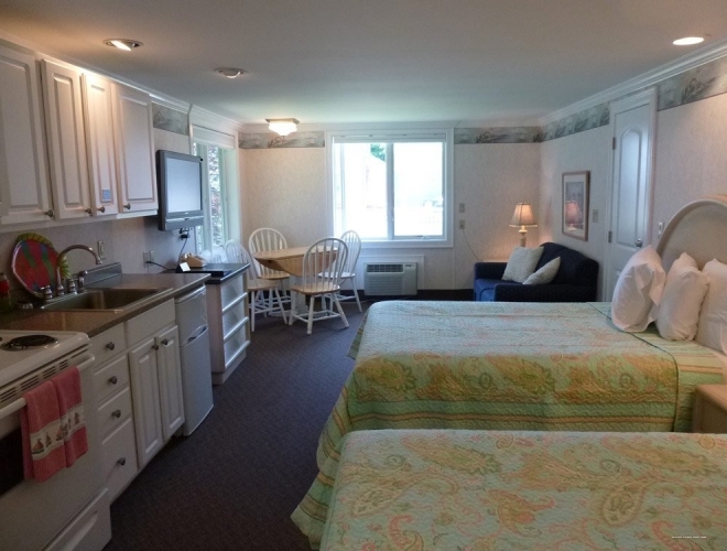 Фото Falmouth Heights Motor Lodge