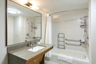 Фото Fairfield Inn & Suites by Marriott Woodbridge