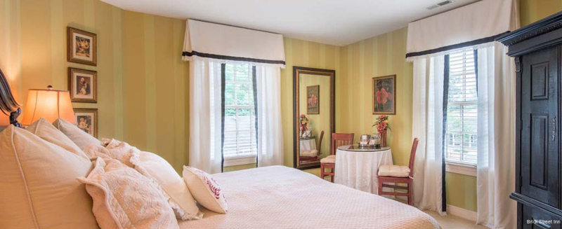 Фото Brick Street Inn