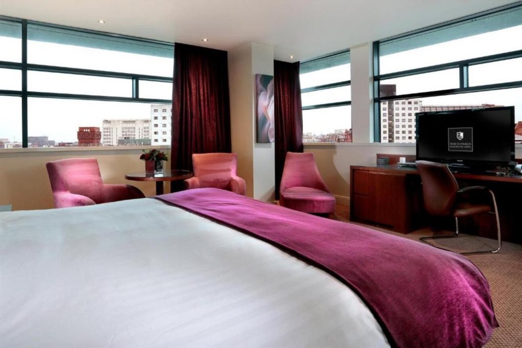 Фото Macdonald Manchester Hotel & SPA
