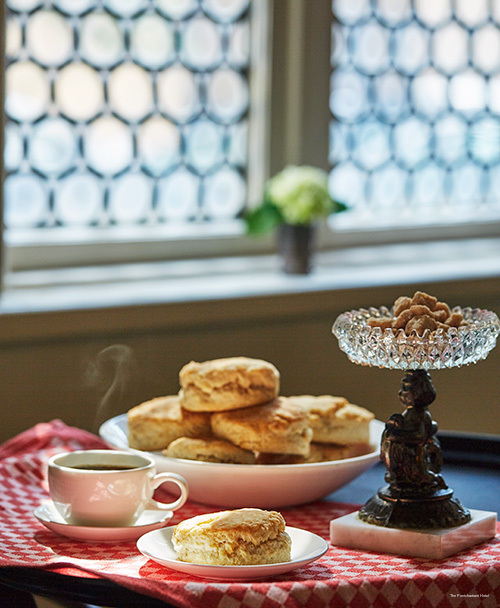 Фото The Pontchartrain Hotel